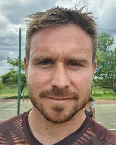 Tennis Coach Carlos Cuenca. ex ITF player from Spain, coaching junior y pro tennis players